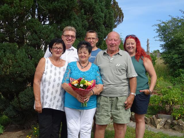 Margarete Steiner, Werner Schöll, Geburtstagskind Elisabeth Zwailer, Schwiegersohn Reinhard Steiner, Gatte Johann Zwailer und Tochter Karin Steiner. | Foto: Werner Schöll