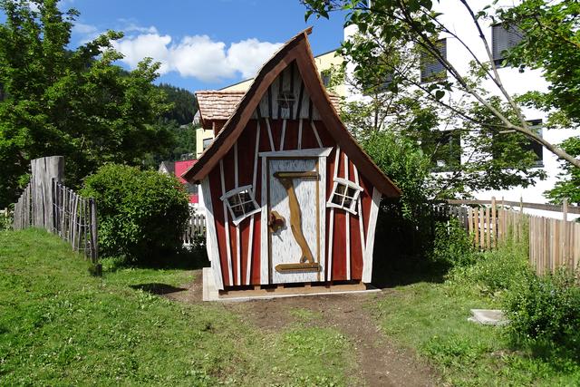 Das "Hexen-Häuschen" steht jetzt im Kindergarten Tamsweg.