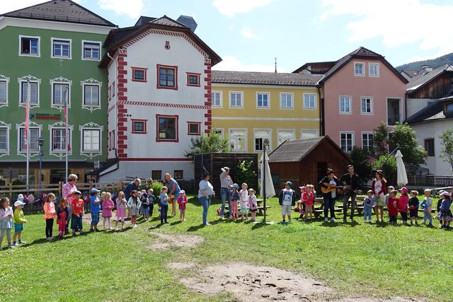 Der Kindergarten-Spielplatz ist um eine Attraktion reicher.