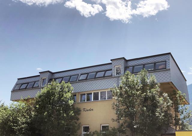 Das Haus der Telfer Kinder ist eine unverzichtbare Institution. Rund 160 Kinder werden aktuell dort betreut, dazu kommen ca. 70 im EKiZ. Die Don-Bosco-Schwestern übernehmen nun die Trägerschaft, die Gemeinde wird neue Eigentümerin des Gebäudes.