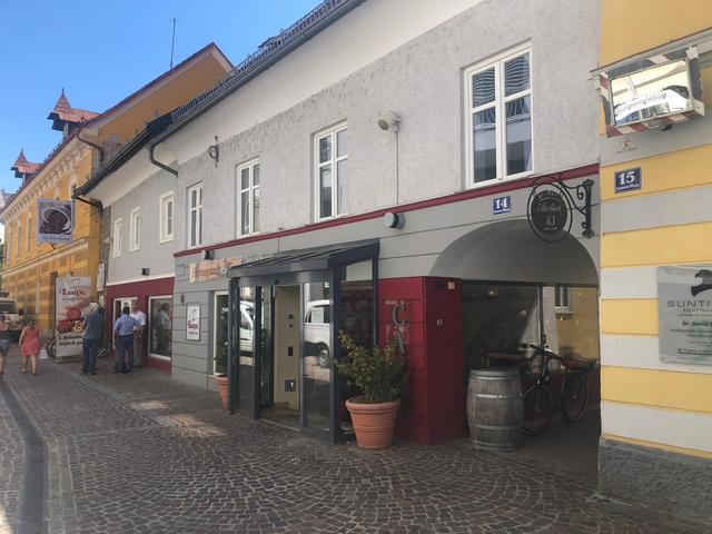 Bald Geschichte: Das Taupe-Haus am Unteren Platz in St. Veit weicht einem modernen Wohn- und Geschäftshaus. | Foto: WOCHE