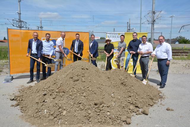 Martin Diesner (Swietelksy), Christoph Otzlberger (Swietelsky), Wolfgang Steinschaden (GEDESAG), Bernhard Heinreichsberger (Abgeordneter zum NÖ Landtag), Peter Forthuber (GEDESAG), Fritz Göbl (Göbl Architecture), Lukas Göbl (Göbl Architecture), Andrés España (Göbl Architecture), Peter Eisenschenk (Bürgermeister Tulln), Harald Schinnerl (Vizebürgermeister Tulln)