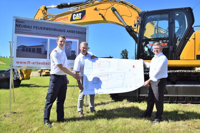 V.l.: FF-Kommandant Clemens Huber, Bürgermeister Martin Frühwirth, Landesrat Ludwig Schleritzko.