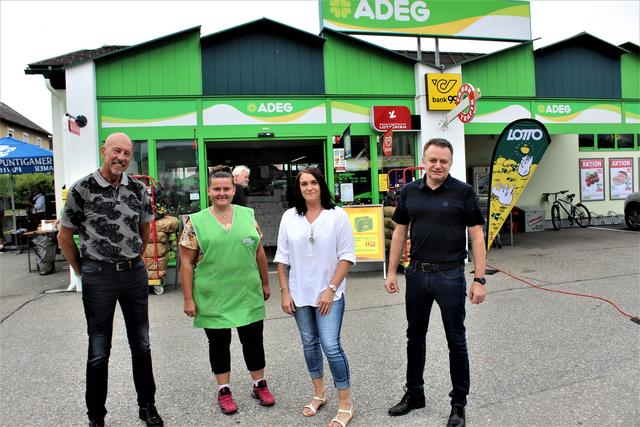 Vertriebsleiter Werner Ellersdorfer, Tanja Ebersberger, Sabine Tragbauer und Geschäftsführer Arno Riedl (von links)