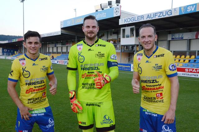 Lichtenberger (li) erzielte nach Idealvorlage von Kröpfl (re) den Ausgleich, Keeper Zingl glänzte mit tollen Paraden. Mehr Bilder auf www.meinbezirk.at.
