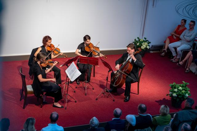 Zum Auftakt der Festspiele widmen sich Philipp Preimesberger und das Varietas Ensemble "Cosi fan tutte" – Mozarts Schlüsselwerk der Operngeschichte.