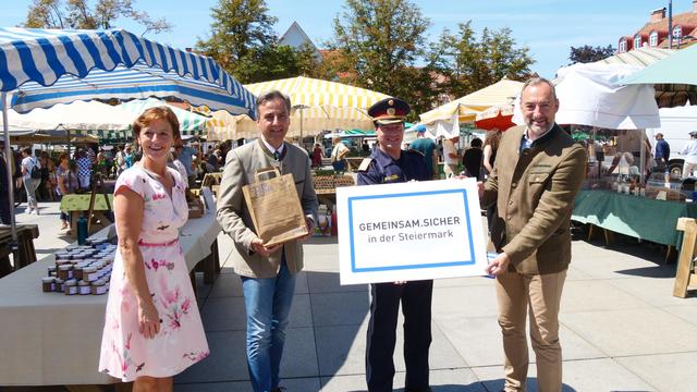 Präsentierten die neue Aktion: M. Pein, S. Nagl, G. Ortner, M. Eustacchio (v.l.) | Foto: LPD Steiermark/Wolfgang Hellinger