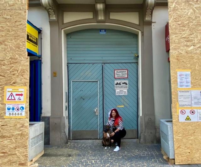 Mieterin Gloria Eder kämpft und ihren Innenhof. | Foto: Privat