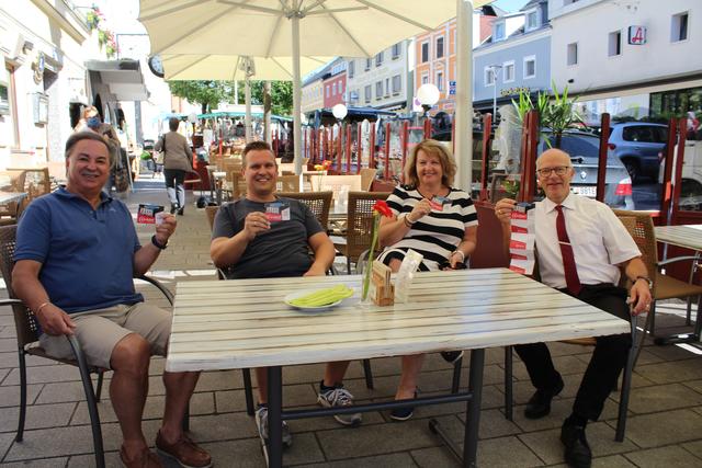 Franz Rettenbacher (re.) mit Günter Schachner, Karl Öllinger-Luwy und Bürgermeisterin Vera Pramberger (v.li.)