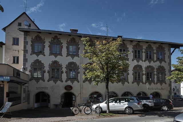Zur Fassadengestaltung am Grabherr-Haus wird im Quiz eine Frage gestellt. 