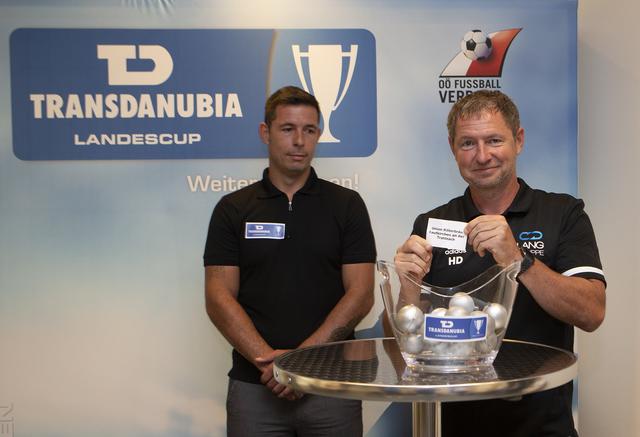 Auslosung für die erste Runde des Transdanubia Landescups 2020/21. | Foto: OÖFV/Lui