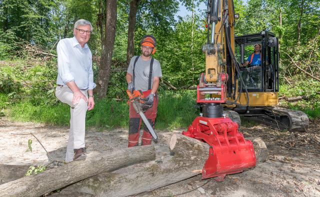 Bürgermeister Preuner beim Lokalaugenschein in der Josefiau