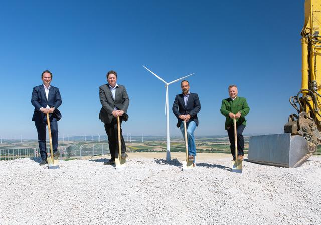 Andreas Minnich, Abg.z.NR und in Vertretung von Landeshauptfrau Johanna Mikl-Leitner, Martin Steininger (Vorstand WKS), Markus Winter (techn. Geschäftsleiter WKS) und Helmut Arzt, Bürgermeister von Hauskirchen.