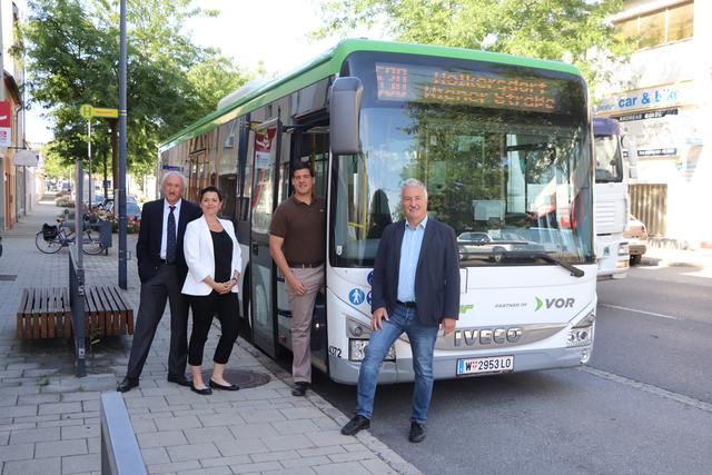 Erich Metzenbauer (Mitarbeiter Dr. Richard), Karin Schildberger (VOR), Bgm. Dominic Litzka und Stadtrat Christian Schrefel