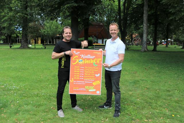 Bürgermeister Mario Abl (re,) und Kulturreferent Rene Pichler präsentierten das Programm für den Trofaiacher Kultursommer.