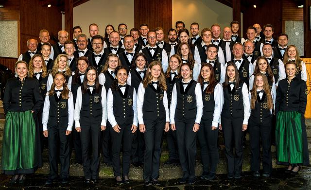 Die Musikerinnen und Musiker der Wolfram Berg- und Hüttenkapelle St. Martin im Sulmtal sowie die Familie Schoberleitner (GH Martinhof) freuen sich auf die öffentliche Probe am 24. Juli.
