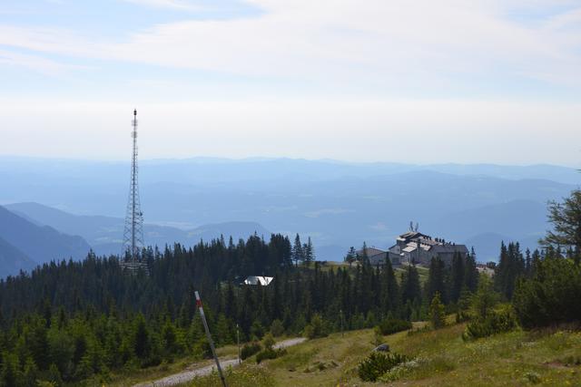 Sender und Bergstation vom Weg zum Ottohaus