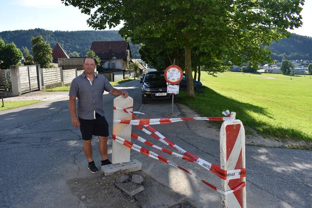 Referent Vizebürgermeister Daniel Wriessnig freut sich, dass mit der Sanierung der Straße gestartet wird.