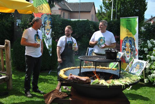 Chillen in Krainers Garten: Martin Cremsner, Andreas Krainer und Edgar Wernbacher.