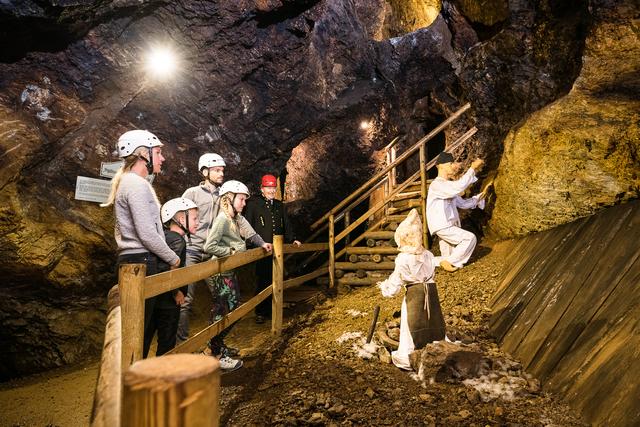 Das Schaubergwerk Leogang im Schwarzleotal hält sein Stollenmundloch bis Ende Oktober geöffnet, Montag ist Ruhetag.
 | Foto: Foto Bauer