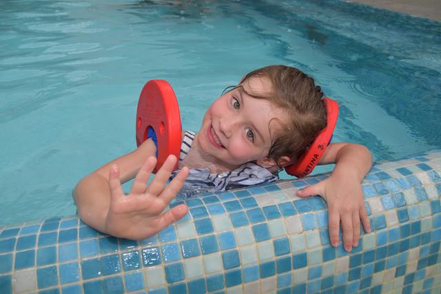 Sommer, Sonne, Badespaß – die 5-jährige Valentina genießt's! | Foto: Kainz