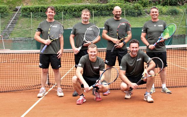 Die Jungs aus dem Pitztal haben in Ehrwald ihren Aufstieg in die Landesliga fixiert. Die TCE-Mannschaft gratuliert und wünscht den Burschen alles Gute in der Landesliga.