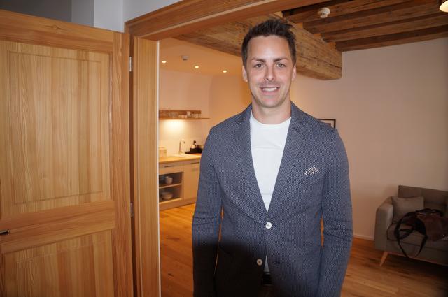 Christian Svoboda vom neuen Apartmenthaus The Salt Residence zeigt sich höchst erfreut: "Seit zwei Wochen haben wir geöffnet und sind ausgebucht."