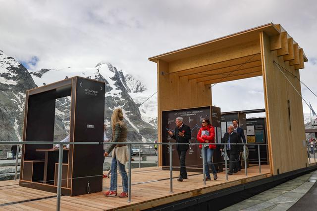 Auf dem Großglockner: Seit vergangenem Sonntag gastiert die mobile Ausstellung „CarinthiJa 2020“ auf der Kaiser-Franz-Josefshöhe in 2.360 Metern Höhe.