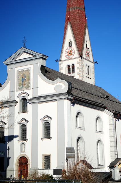 In der Pfarrkirche wird der neue Vorstand des Annabundes in Axams gewählt.