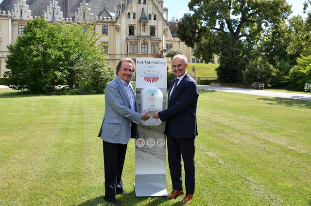 Grafenegg Festival Intendant Rudolf Buchbinder mit Agrana CEO Johann Marihart  | Foto: Agrana