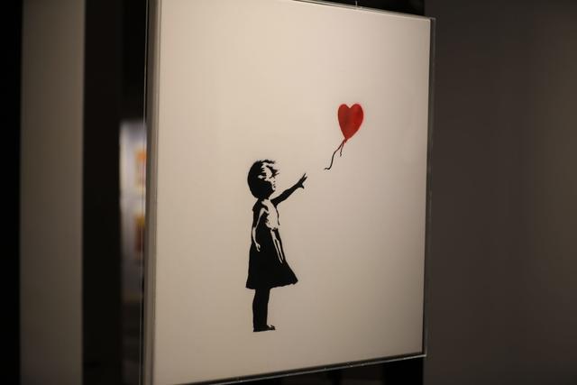 „Girl with Balloon“ ist eines der bekanntesten Werke Banksys. Das Original befindet sich an der Londoner Waterloo Bridge.