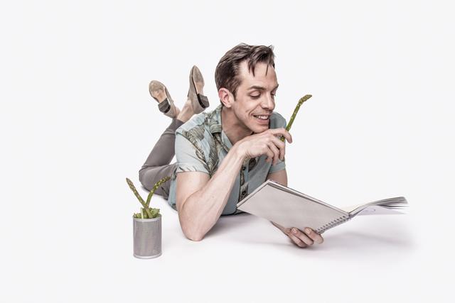 Schauspieler Stefan Konrad freut sich auf zahlreichen Besuch der Malkurse.