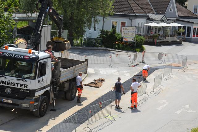 Die Asphaltierungsarbeiten in der Gartenstraße sind abgeschlossen und zur Parkgarage und zum Stadtamt kann wieder wie gewohnt zu- und abgefahren werden.