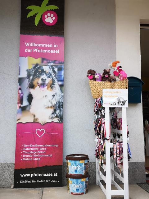 Julia Hollaus fertigt in der "Pfotenoase" auch eigene Leinen an. | Foto: Tanja Hofer