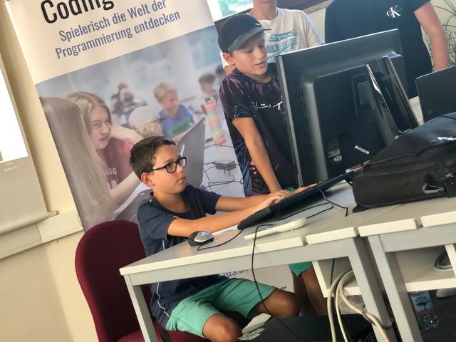 Auf die Plätze, programmieren, los! Die digitalen Helden von morgen bei der Arbeit. | Foto: WK Landeck