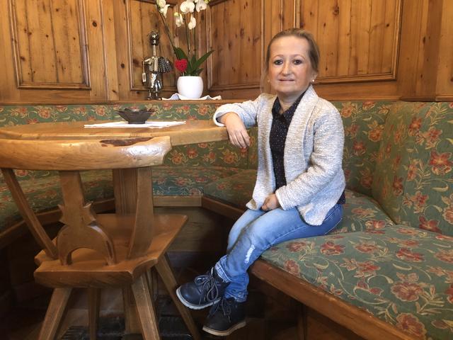 Andrea Mühlbacher hat von Geburt an einen Gendefekt, zu dem es keine Diagnose gibt.  | Foto: Peter J. Wieland