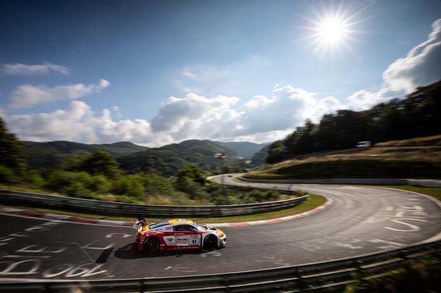 Simon Reicher sammelte in der "grünen Hölle" am Nürburgring wertvolle Kilometer.