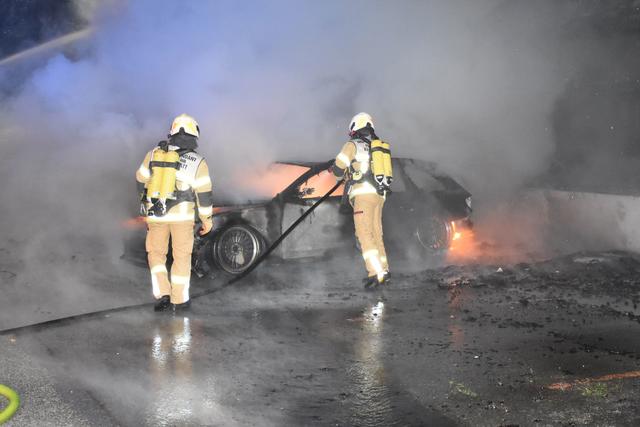 Laut der Brandursachenermittlung zum Brand der Kirchbichler Diskothek wird mitgeteilt, dass es sich mit hoher Wahrscheinlichkeit um Brandstiftung handelt.