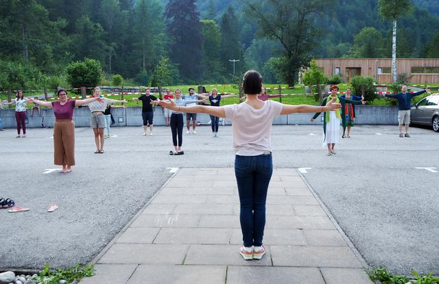 "Distance" mit Irene Haupt