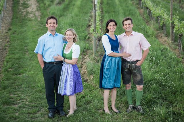 Hannes (li.) und Helmur (re.) Leitner betreiben gemeinsam mit ihren Frauen erfolgreich den Weinhof Leitner. | Foto: KK