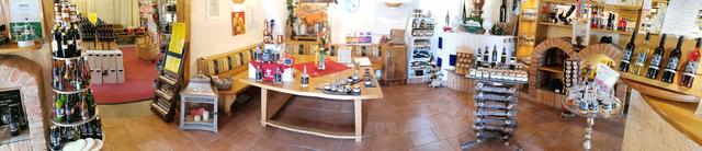 Mit der E-Card die Tür öffnen, Produkte wählen und bezahlen - und das 24 Stunden lang. | Foto: KK