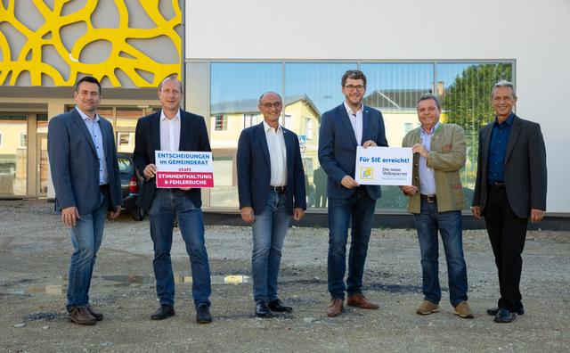 v.l.n.r.: GGR Stefan Rabl (LS), GGR Franz Schwarz (ÖVP), GGR Herbert Haderer (LS), Vbgm. Alexander Schermann (ÖVP), Bgm. Franz Schneider (LS), Herbert Postl (LS)