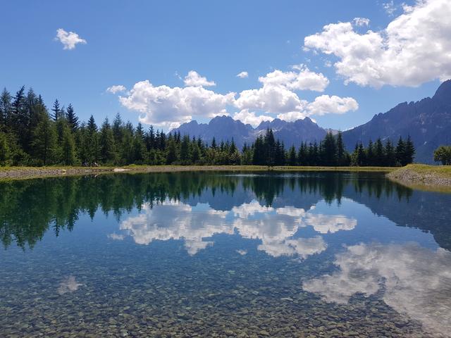 am Hubertusteich die Seele baumeln lassen und die Bergwelt genießen