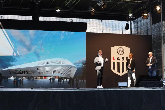 Voller Stolz präsentierte Architekt Harald Fux "sein" Stadion-Projekt auf der Gugl.