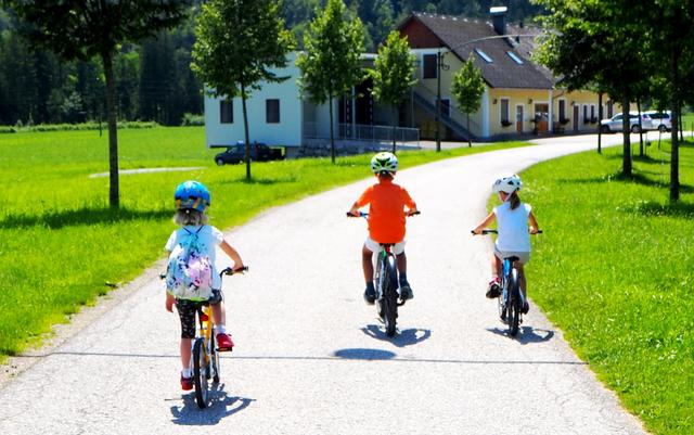 ein Rad zahlt sich bei diesen Entfernungen innerhalb der weitläufigen Bergbauernschule allemal aus