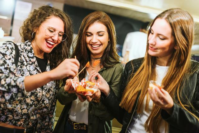 Am 1. und 2. August kann man beim European Street Food Festival am Deutschlandbserger Hauptplatz Kostproben aus aller Welt genießen.