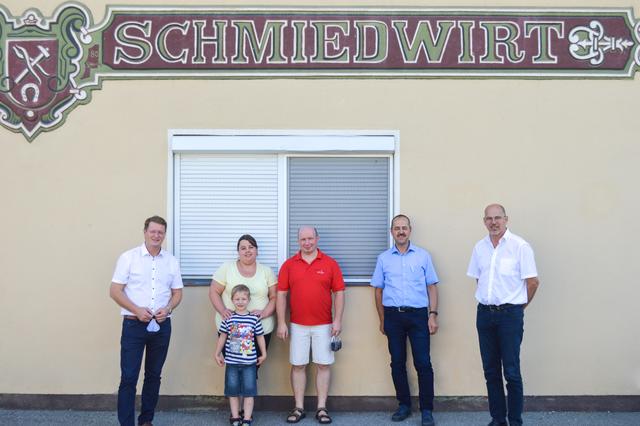 Manfred Hofinger, Franz Huber vom Gasthof Schmiedwirt und seine Lebensgefährtin Claudia Maier, Josef Diermayr und Manfred Machl.