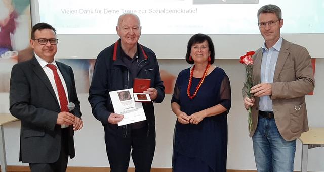 Stadtrat Stefan Maier, Wilhelm Schiller, Landesrätin Birgit Gerstorfer, Landtagsabgeordneter Hermann Krenn (v.l.).