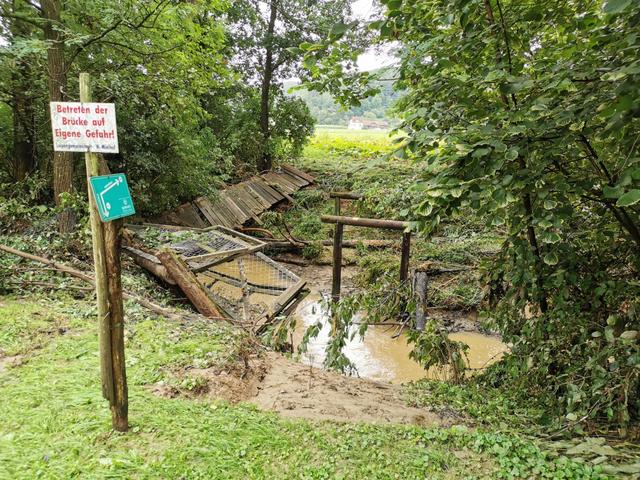 Die Brücke der Loipengemeinschaft Windisch Minihof wurde vollständig demoliert. | Foto: Feuerwehr Windisch Minihof
