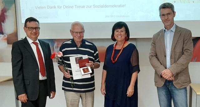 Stadtrat Stefan Maier, Franz Hauzenberger, Landesrätin Birgit Gerstorfer, Landtagsabgeordneter Hermann Krenn (v.l.),